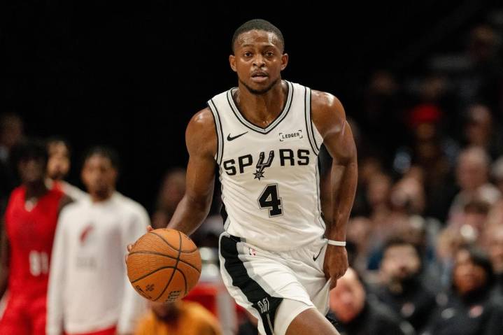 Fox anota 37 puntos y conduce a Spurs a victoria 115-102 sobre Blazers en Copa NBA – Chicago Tribune