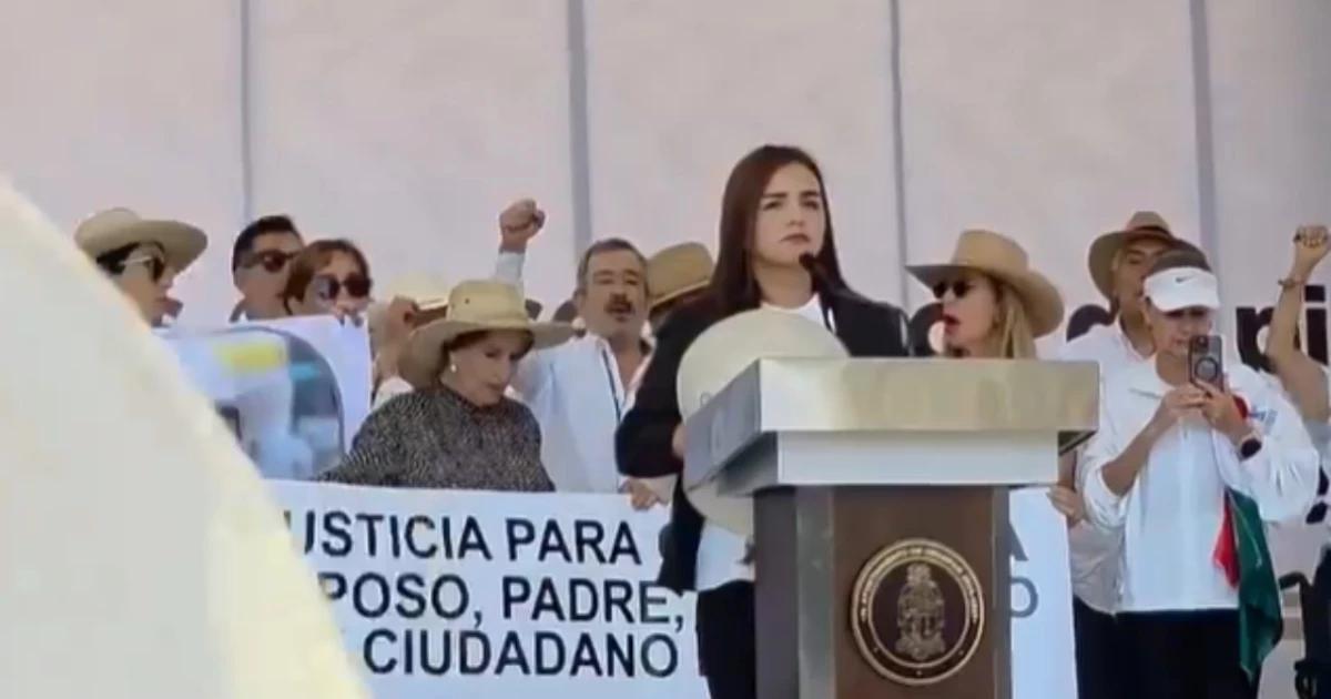 Uruapan amanece militarizada y en protesta tras el asesinato del alcalde Carlos Manzo