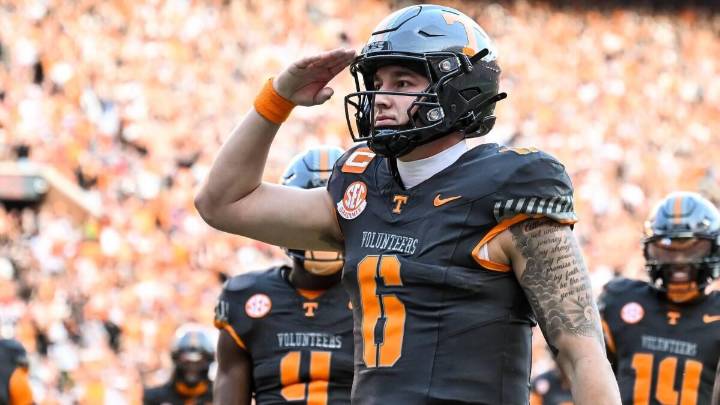 College football picks: Predictions, odds for key top 25 games in Week 13