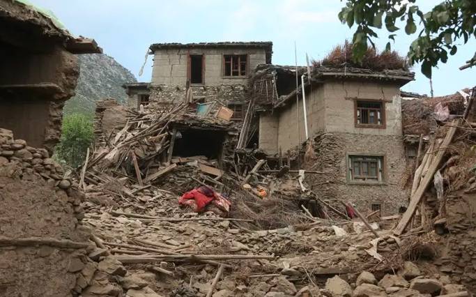 Muertos por terremoto en Afganistán suben a 27: cifra seguirá aumentando