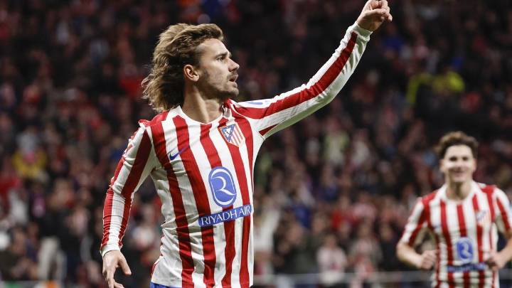 Griezmann muestra el camino al Atlético con un doblete ante el Levante