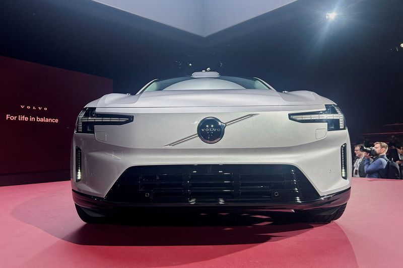 Volvo Cars targets operating profit margin above 8% in strategy revamp