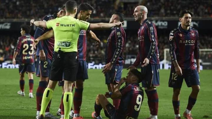 Oriol Rey monitoriza ante el Athletic una nueva oportunidad