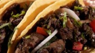 ¿Cómo cocinar unos tacos de moronga caseros con una receta rápida, fácil y sencilla?