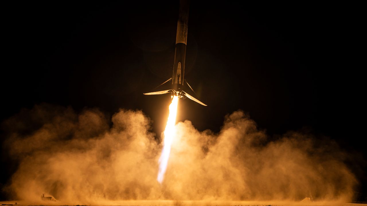 SpaceX's fiery Falcon 9 comes in for a landing | Space photo of the day for Nov. 6, 2025