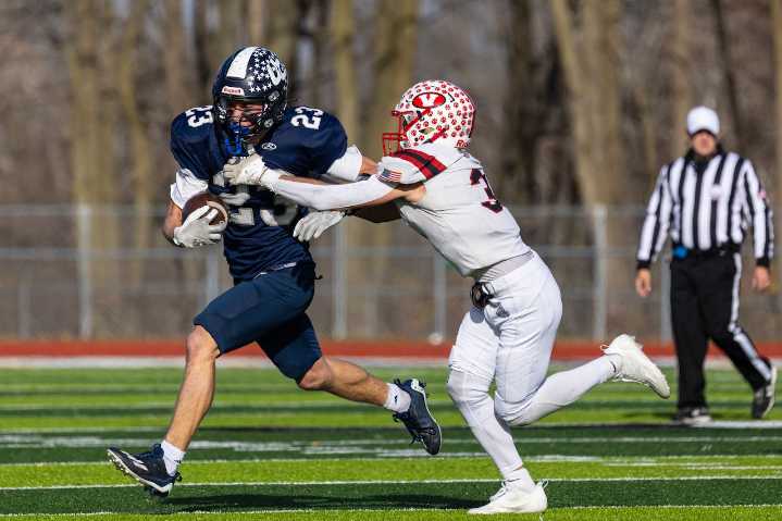 Unity Christian runs past Vicksburg to reach football state finals