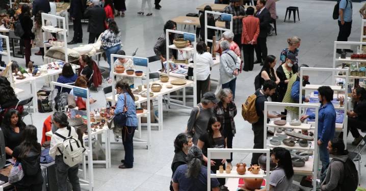 Artesanos de La Araucanía se toman Santiago con feria que celebra los secretos del oficio: Música en vivo y talleres