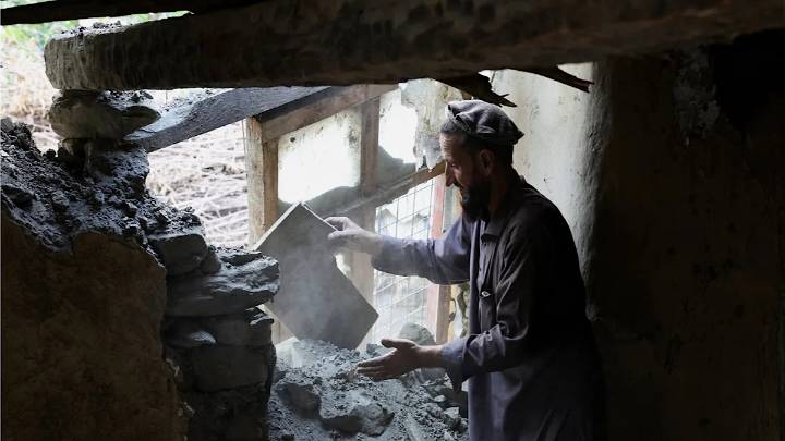 Earthquake in Afghanistan kills 20, injures over 300