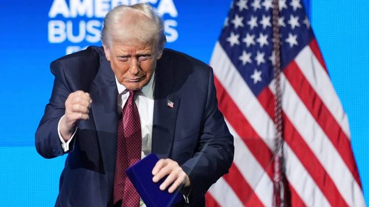 Watch: Trump breaks into victory dance in Miami with key to the city in hand