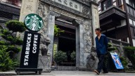 Starbucks once seemed unstoppable in China. Its US owner is now giving up control