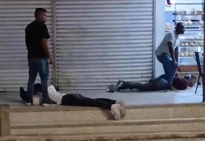 EN VIDEO: Policía capturó a dos presuntos extorsionistas en Los Almendros