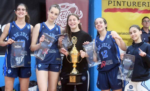 Esta tarde en 9 de Julio hubo más de un motivo para festejar a pesar de la derrota ante Regatas