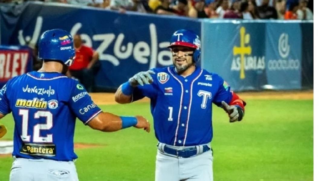 Tiburones paró a las Águilas con triunfo 7