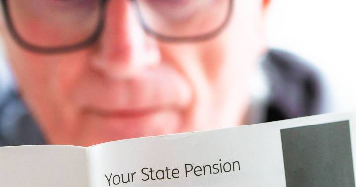 DWP triple lock alert as state pension expected to rise 4.8% in Autumn Budget