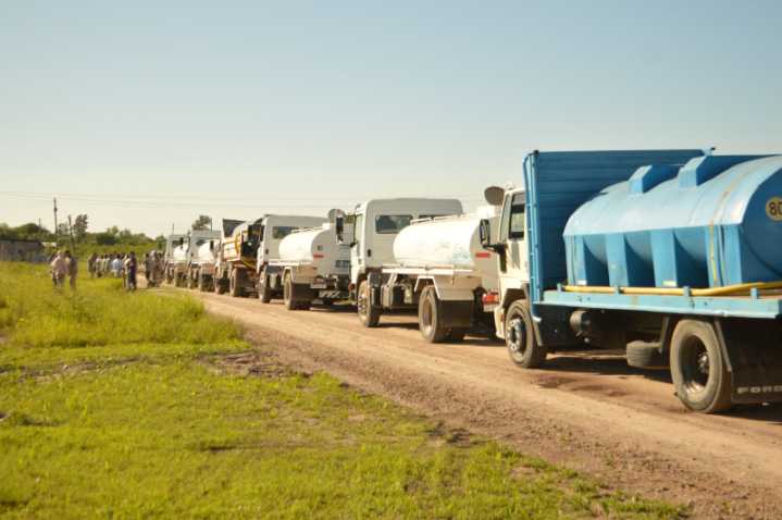 SAMEEP asistió con agua potable a más de 800 familias en la Chacra 215 de la zona sur