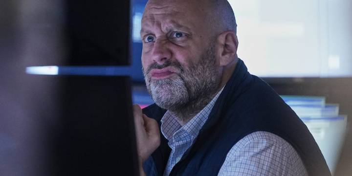 Wall Street heads for losing week as stocks open lower