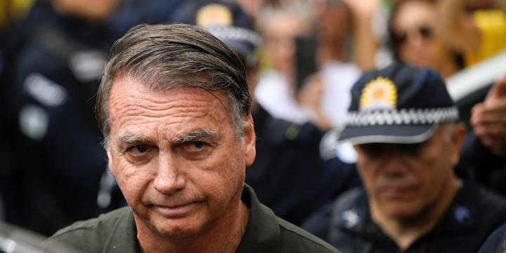 El juez Alexandre de Moraes rechazó los recursos de Jair Bolsonaro y pidió confirmar la condena a 27 años de cárcel