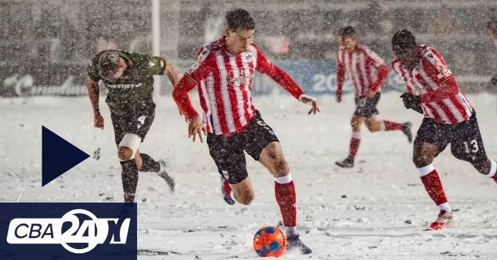 Bajo una tormenta de nieve y con un golazo: así fue la épica final de fútbol en Canadá
