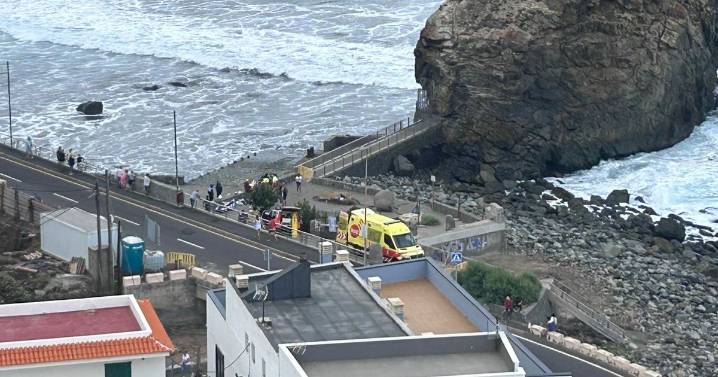 Horror as tourist dies and nine injured on beach at Brit holiday hotspot