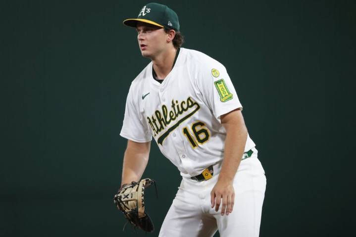 Athletics 1B Nick Kurtz wins AL Rookie of the Year award, Braves C Drake Baldwin wins NL honor