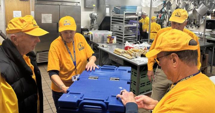 Kentucky Baptist volunteers feed 350 first responders after UPS plane crash