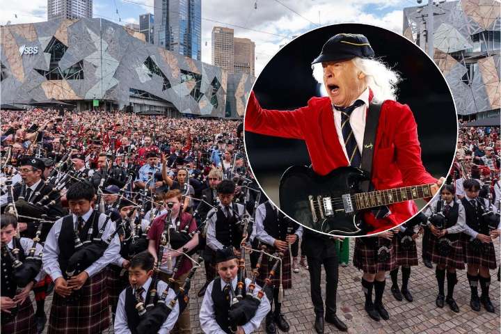 Bagpipers Shatter World Record Playing AC/DC Anthem in Australia