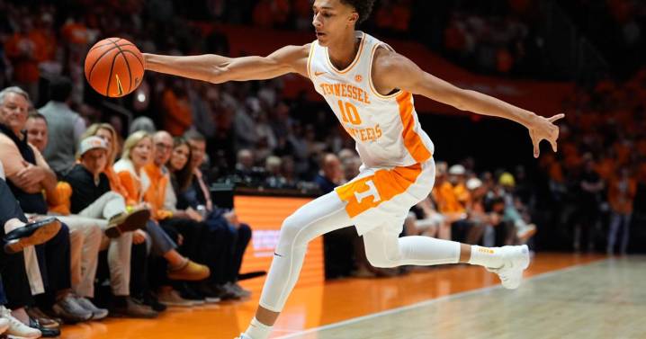 Ament Claims Opening SEC Freshman of the Week Honor