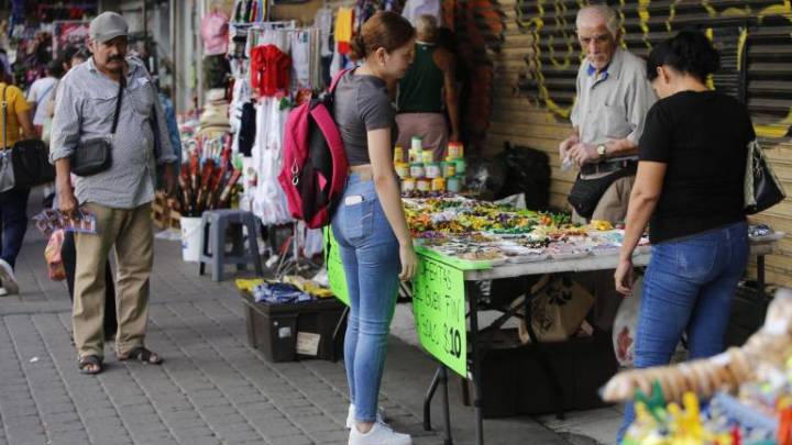 El empleo informal aumenta en octubre y supera el 55% de la fuerza laboral: Inegi