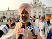 Harpal Singh Cheema offers prayers at Golden Temple
