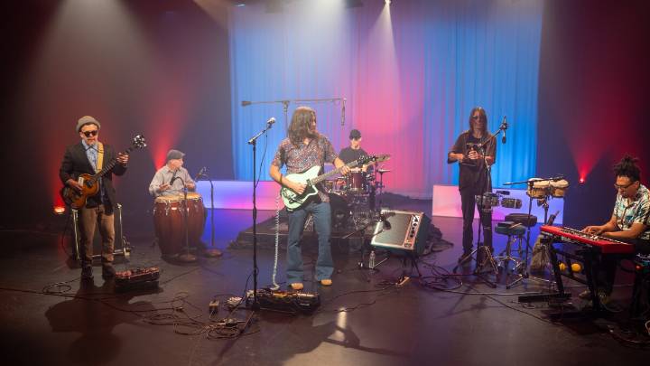 Hello! 3D brings global grooves to Cleveland stages