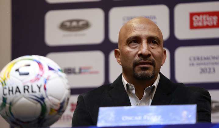 “Se están disputando el lugar”: “Conejo” Pérez no descarta a Memo Ochoa como portero titular en el Mundial 2026