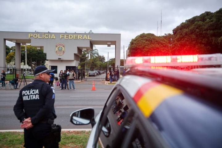 Bolsonaro arrested over alleged plot to escape and avoid 27