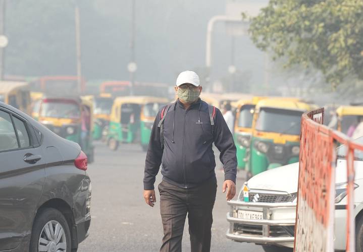 'Leave Delhi If You Can': Pulmonologist Warns As Pollution Chokes Capital, AQI Over 380