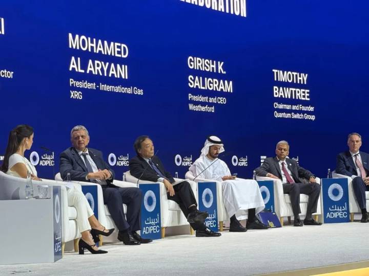 YPF firmó acuerdo para sumar a un gigante árabe a su proyecto de GNL