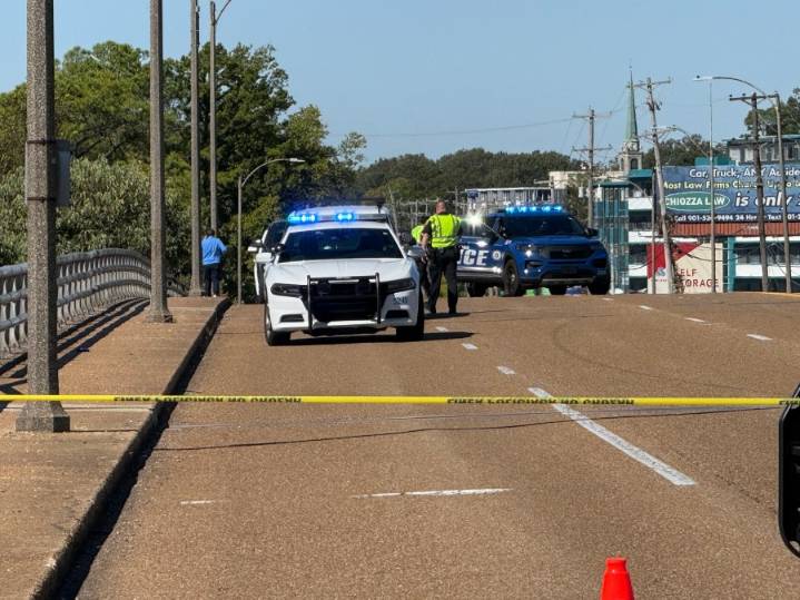 Poplar closed at Scott Street due to accident