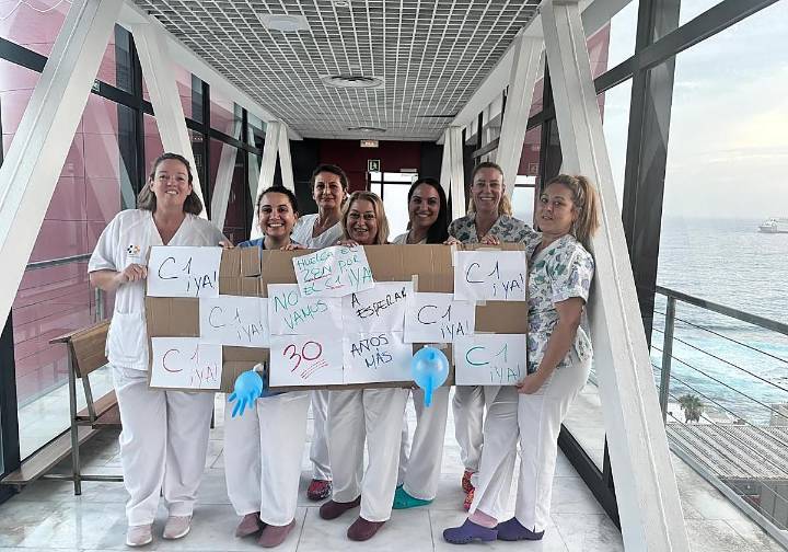 Las 10.000 auxiliares de enfermería de las islas, llamadas este viernes a la huelga