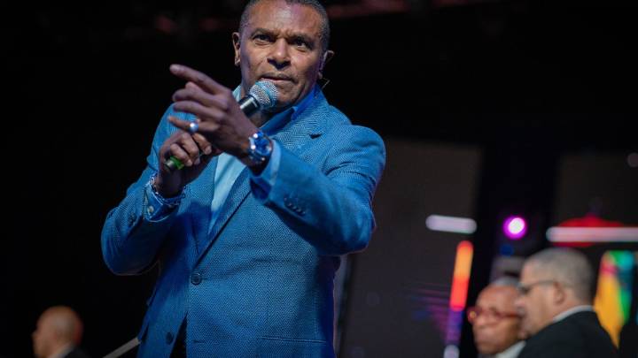 José Alberto El Canario celebra 50 años de carrera con gira