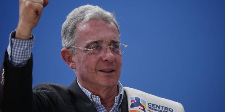 Álvaro Uribe insistió en reconstruir la cooperación con Israel de cara a las elecciones 2026 y propuso revivir el Plan Colombia