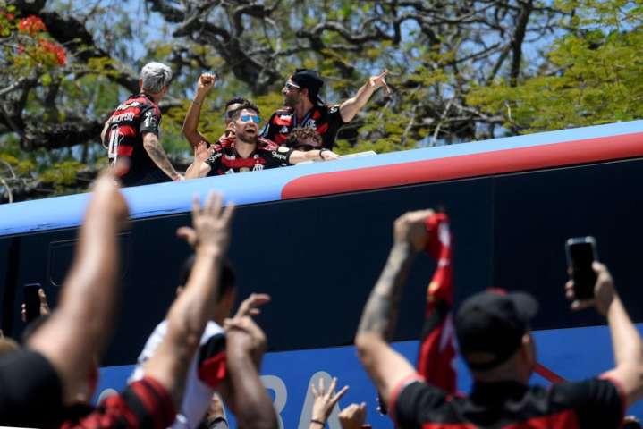 Copa Libertadores: Así comenzó Flamengo los festejos del título al llegar a Río de Janeiro