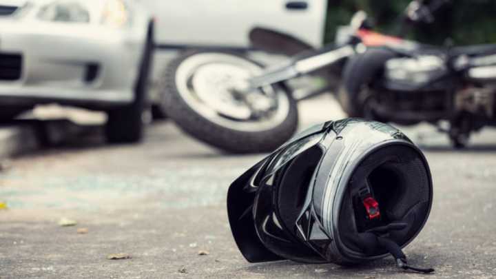 Un muerto y tres heridos dejó accidente entre 2 motos en Punceres