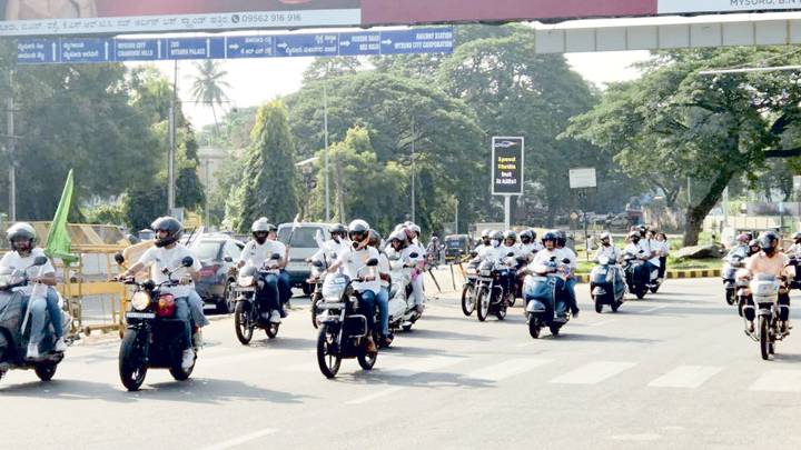 Bike rally creates cancer awareness in city