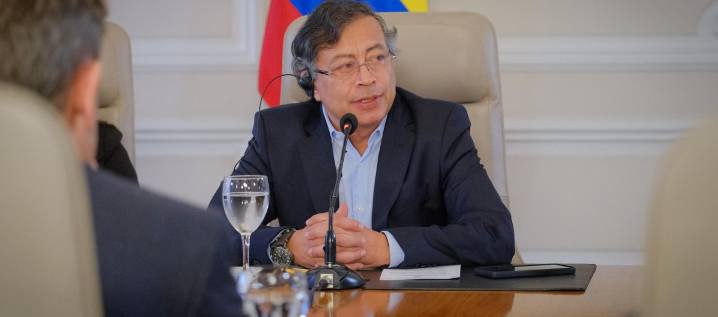 Los gastos de Petro: pagos en tiendas de lujo y en un burdel en Portugal