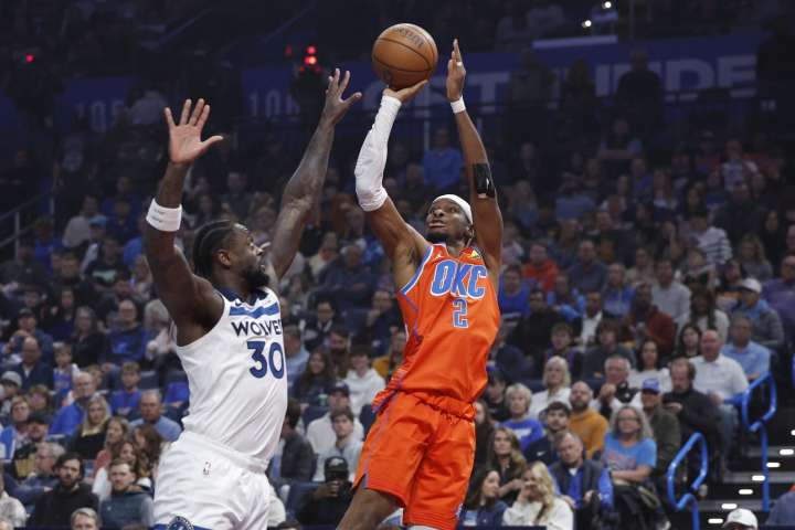 Gilgeous-Alexander drops 40, Thunder top Wolves to win 10th straight