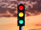 El rojo del semáforo, un color que está pintado