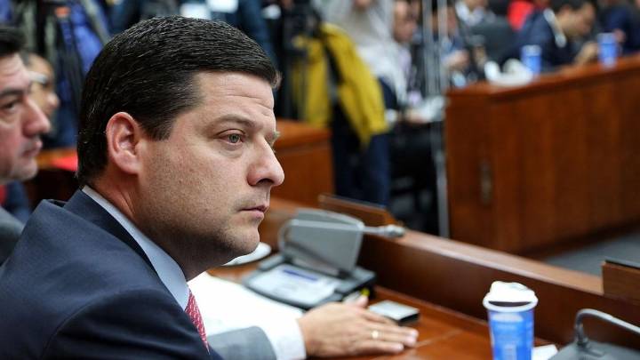 "Roy Barreras está tratando de llevarse a los liberales de la cámara con él, la semana pasada tuvo una reunión": Mauricio Gómez Amín