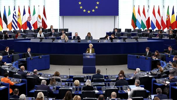 El Parlamento Europeo a favor de una edad mínima de 16 años para las redes sociales