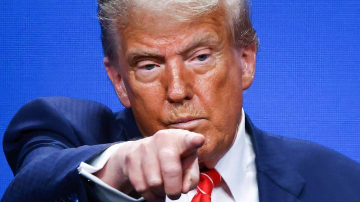 Trump insulta a reportera: “cerdita”