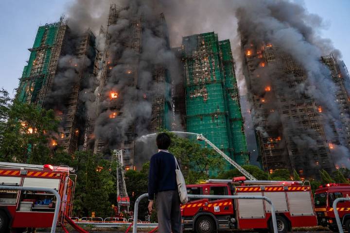 Alertas ignoradas. Devastador incendio en Hong Kong: con 128 muertos, investigan por qué fue tan letal y ya hay 11 detenidos