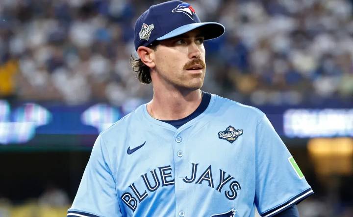 Blue Jays’ Shane Bieber makes major decision on MLB future after heartbreaking World Series loss