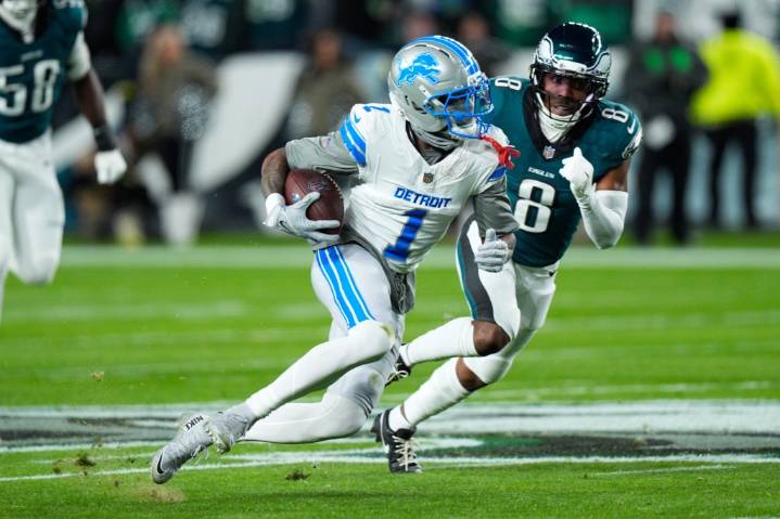 Photo gallery from Sunday Night Football matchup between the Lions and Eagles